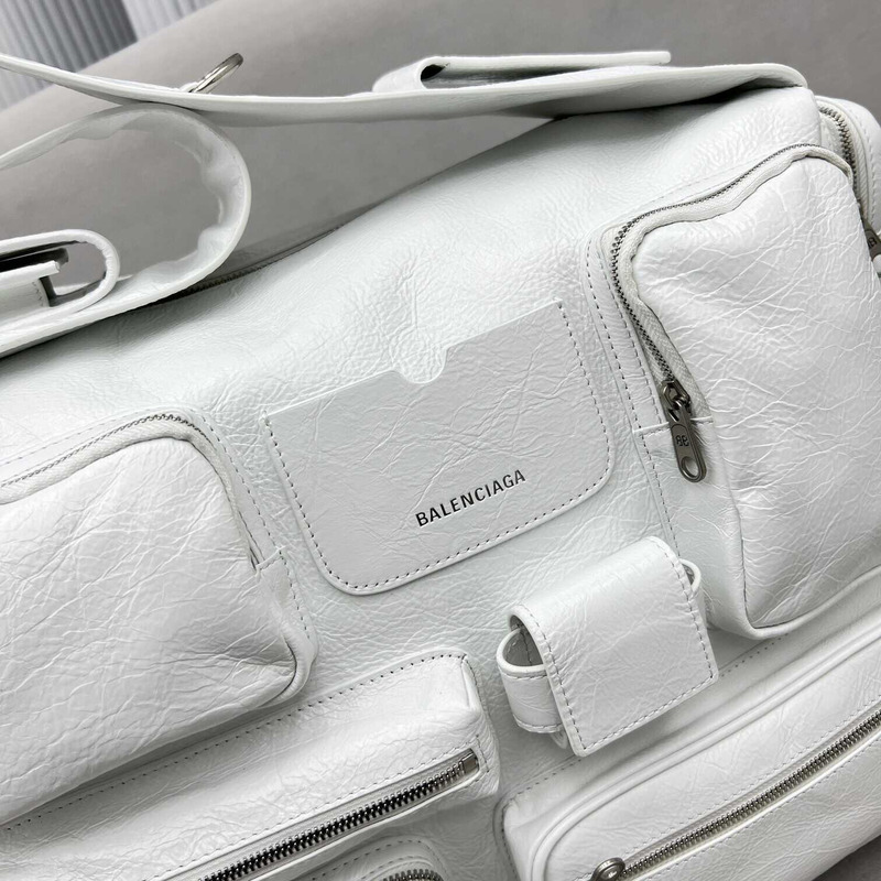 ba*len*cia*ga S*perbusy large sling bag in white