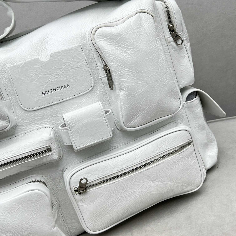 ba*len*cia*ga S*perbusy large sling bag in white