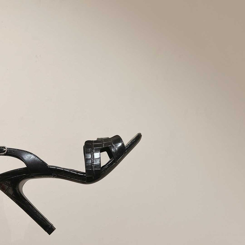 H**mes ella 105 croc heeled sandals black