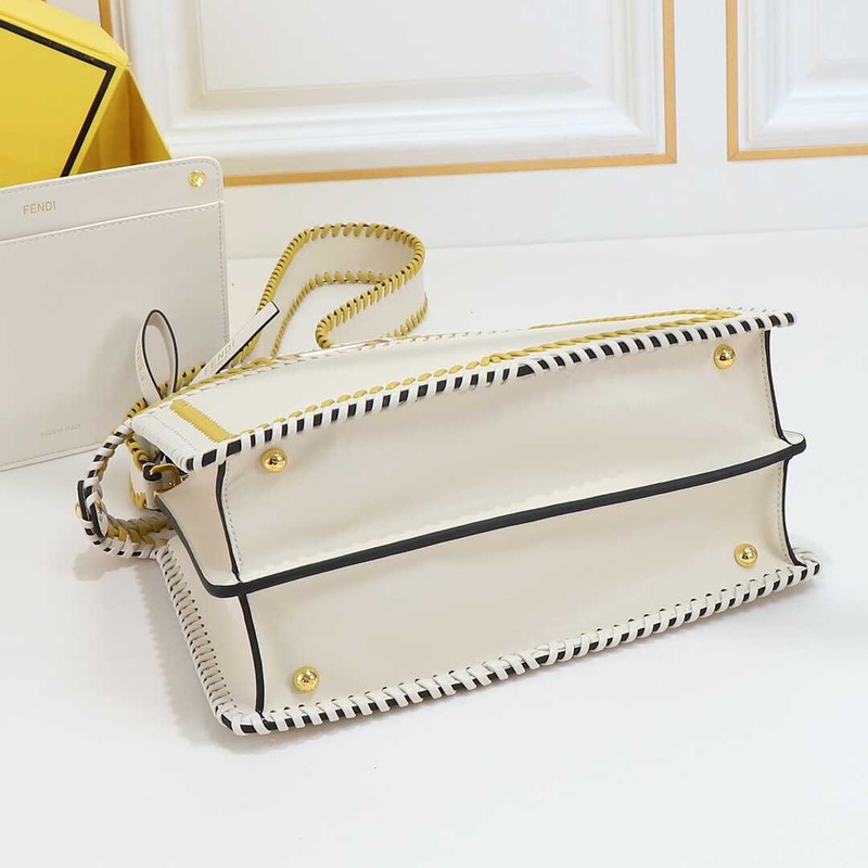 F**di  peekaboo iseeu bag white