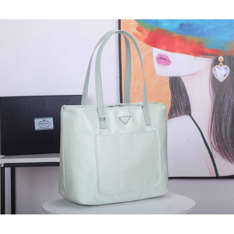 Pra*a recycled nylon tote bag green