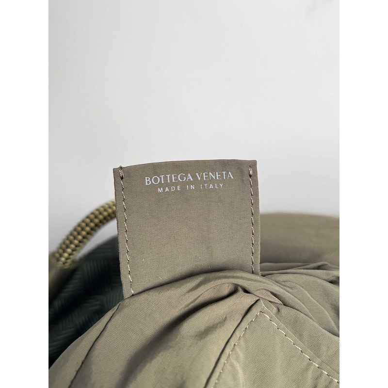Bo*te*ga ve*ne*ta travel bag alto men\