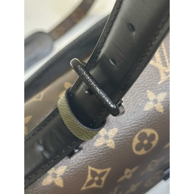 l**is V*t*n robusto briefcase monogram taiga brown&green
