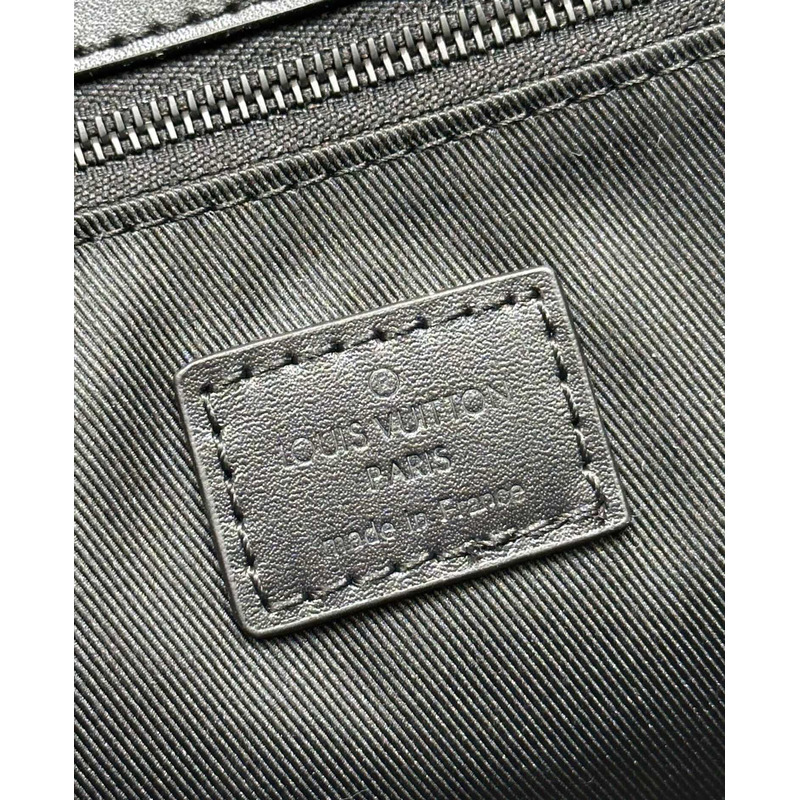 l**is V*t*n robusto briefcase monogram taiga brown&black