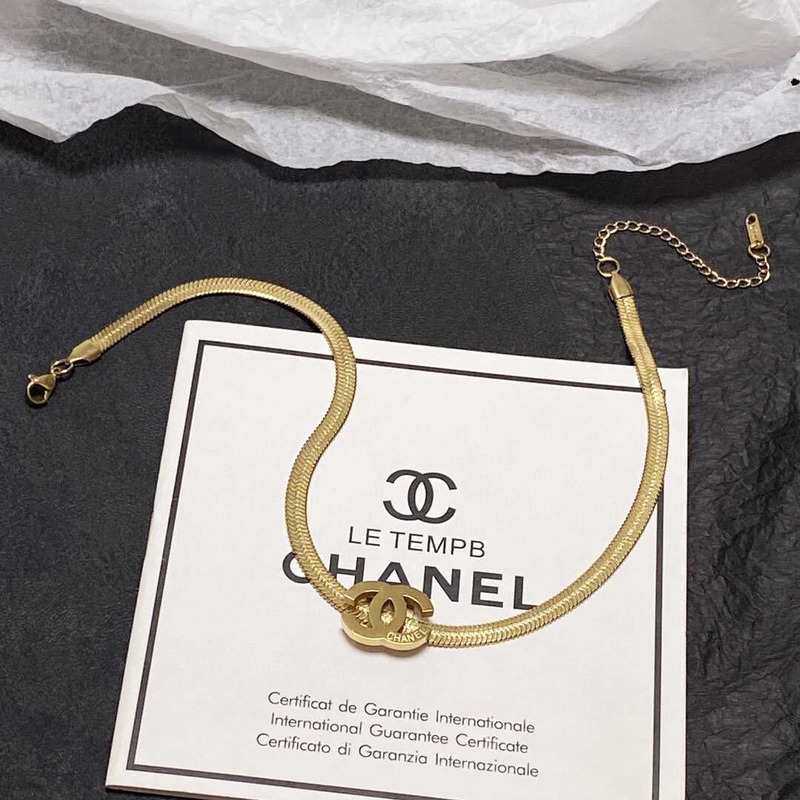 Ch*el snake bone necklace gold