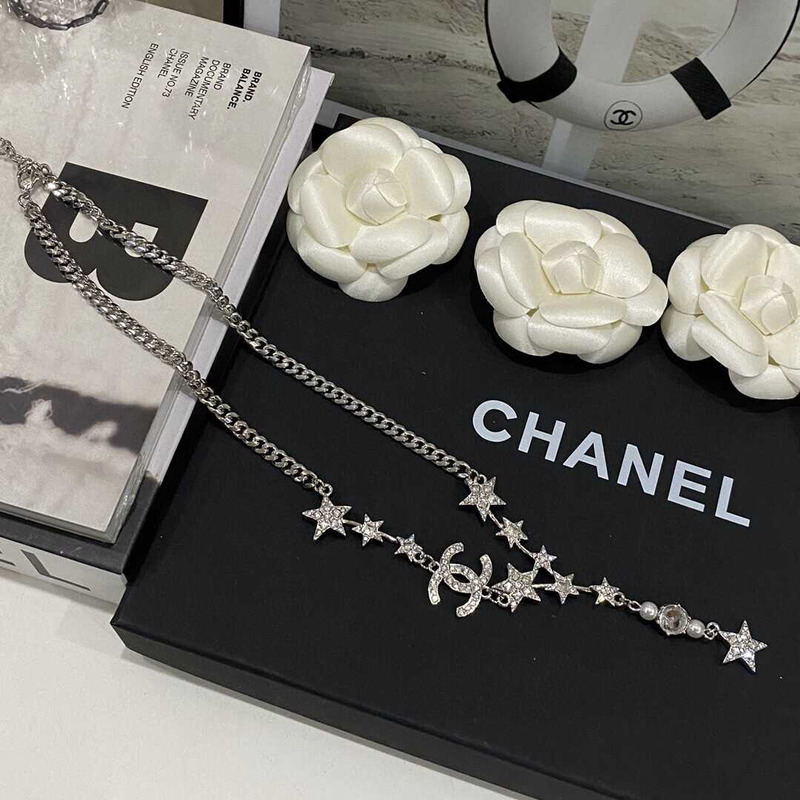ch*el star Di*m*nd necklace