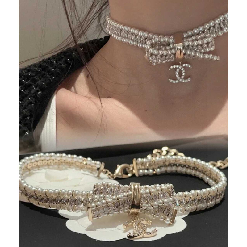 Ch*el pearl chocker white