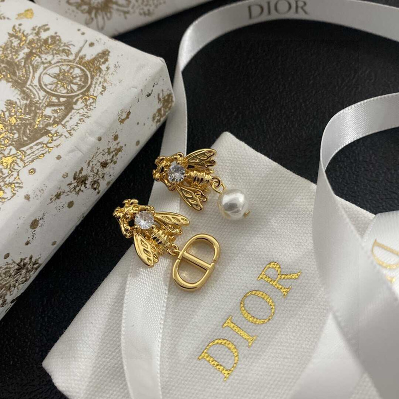 D*or bee pearl earrings gold and white
