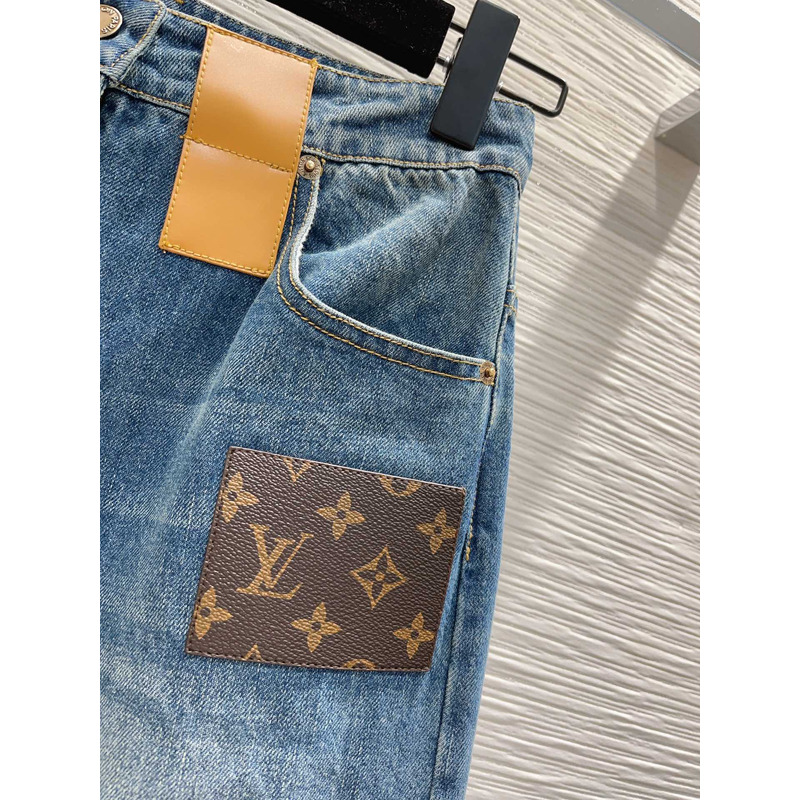 l**is V*t*n monogram patch jeans blue