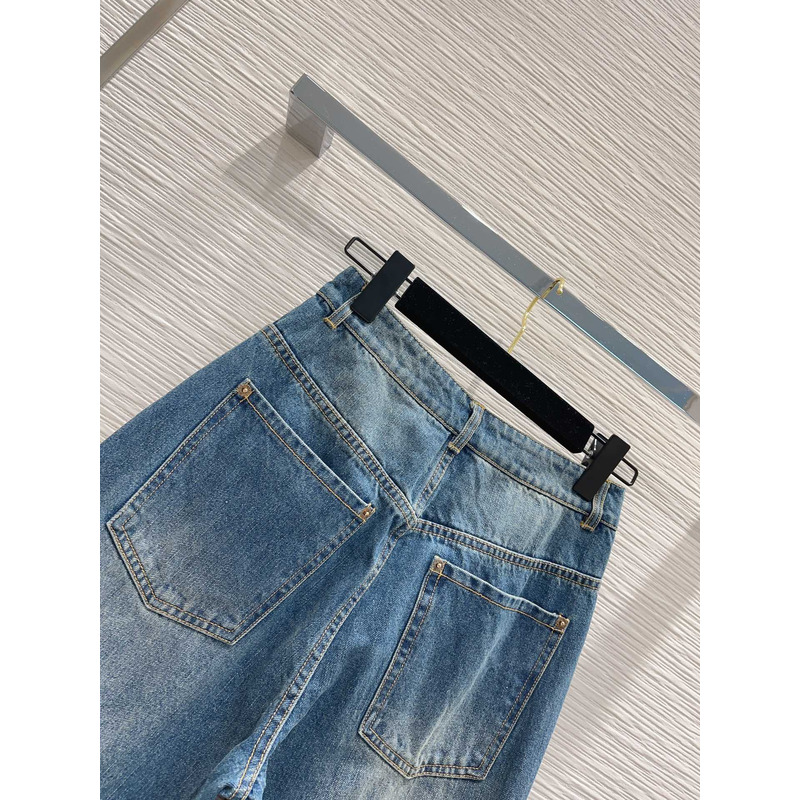 l**is V*t*n monogram patch jeans blue