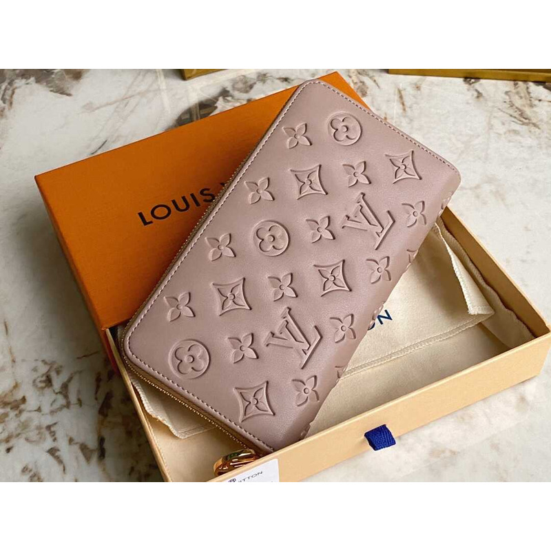 l**is V*t*n  zippy wallet nude pink