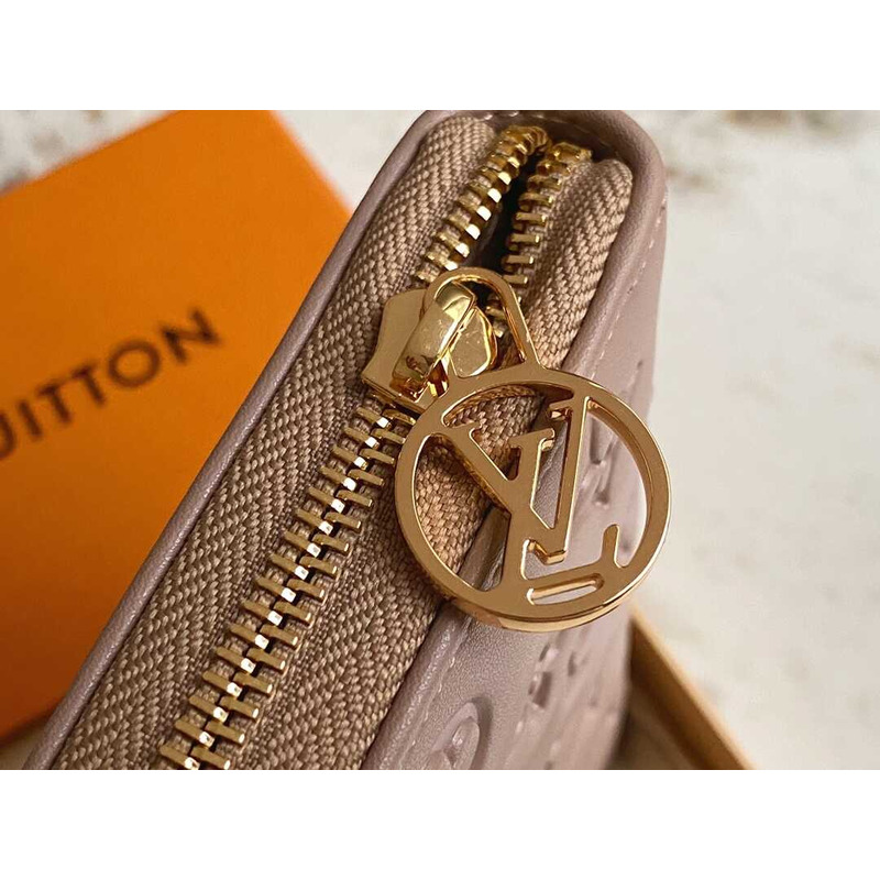 l**is V*t*n  zippy wallet nude pink