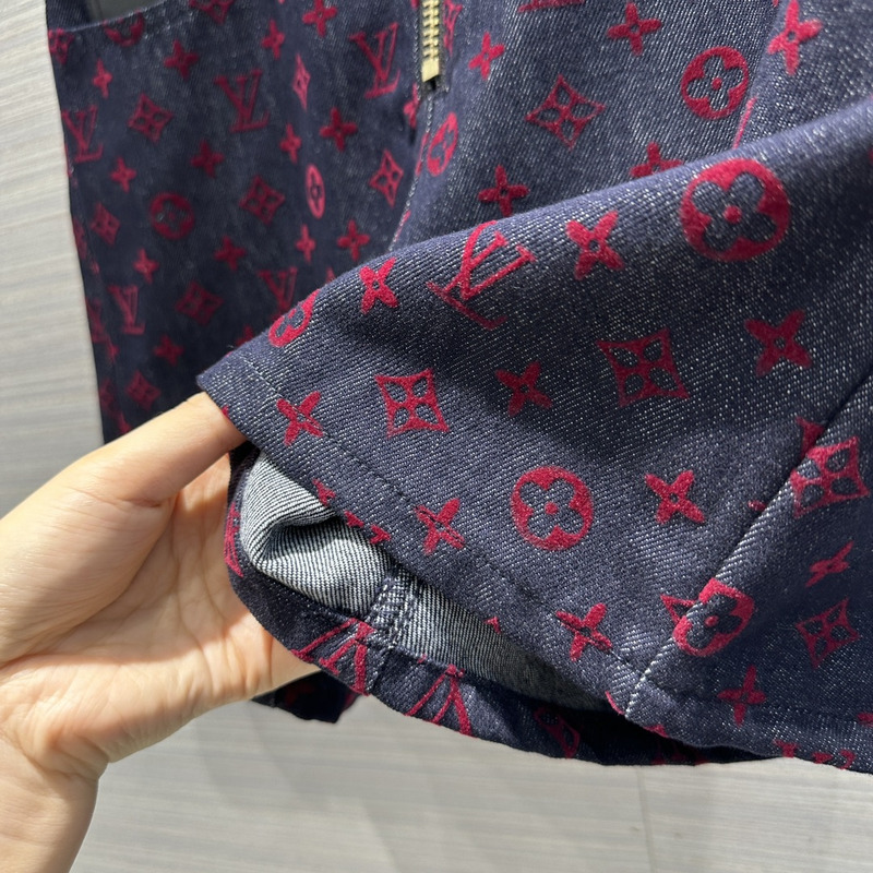l**is V*t*n monogram casual style street style logo shorts navy and red