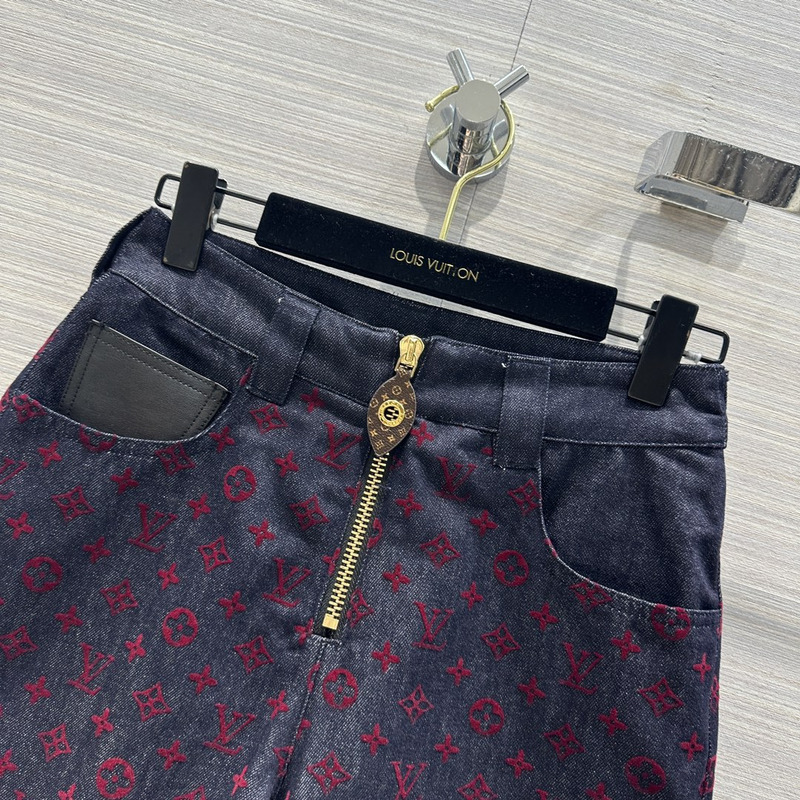 l**is V*t*n monogram casual style street style logo shorts navy and red