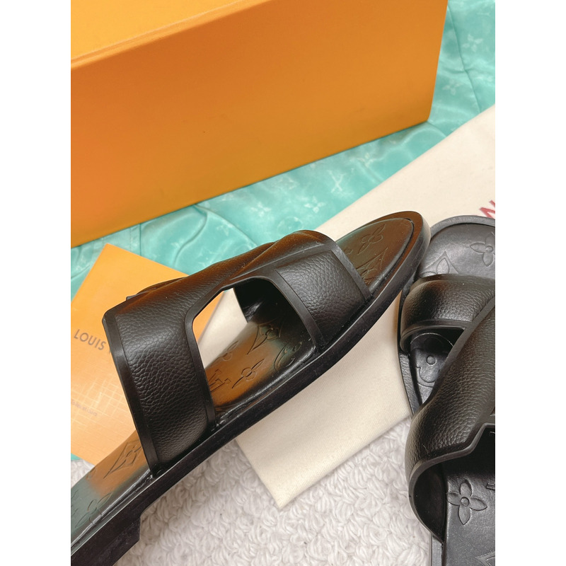 l**is V*t*n  lv oasis mule sandal in black