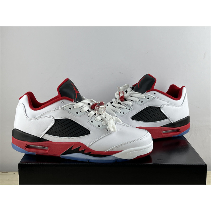 Jordan Retro 5 Low Sneaker White/Fire Red/Black