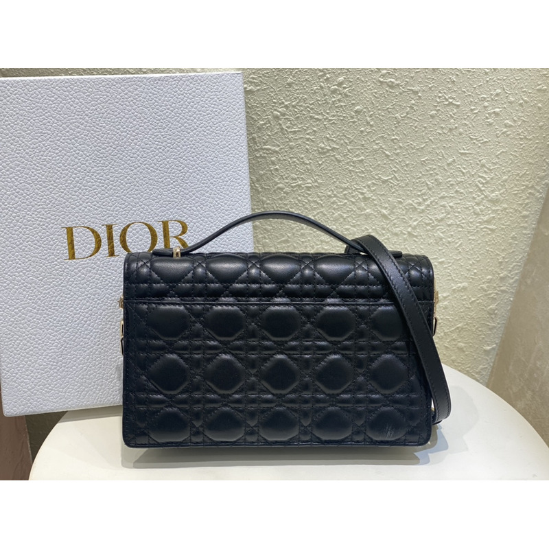 D*or miss D*or top handle handbag cannage sheepskin black