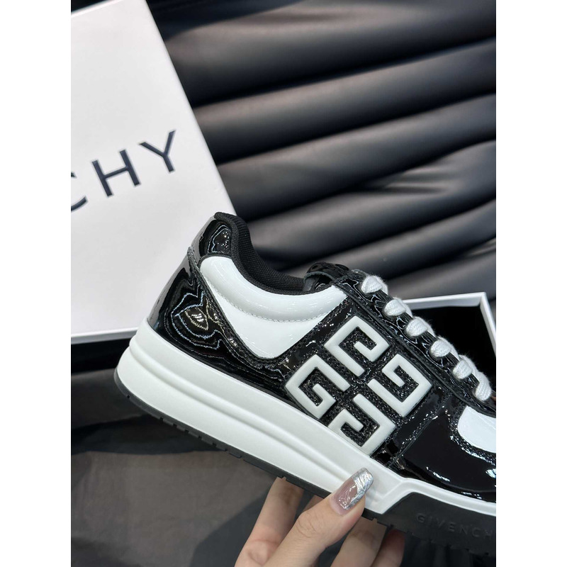 Givenchy G4 Low Top Sneakers White And Black
