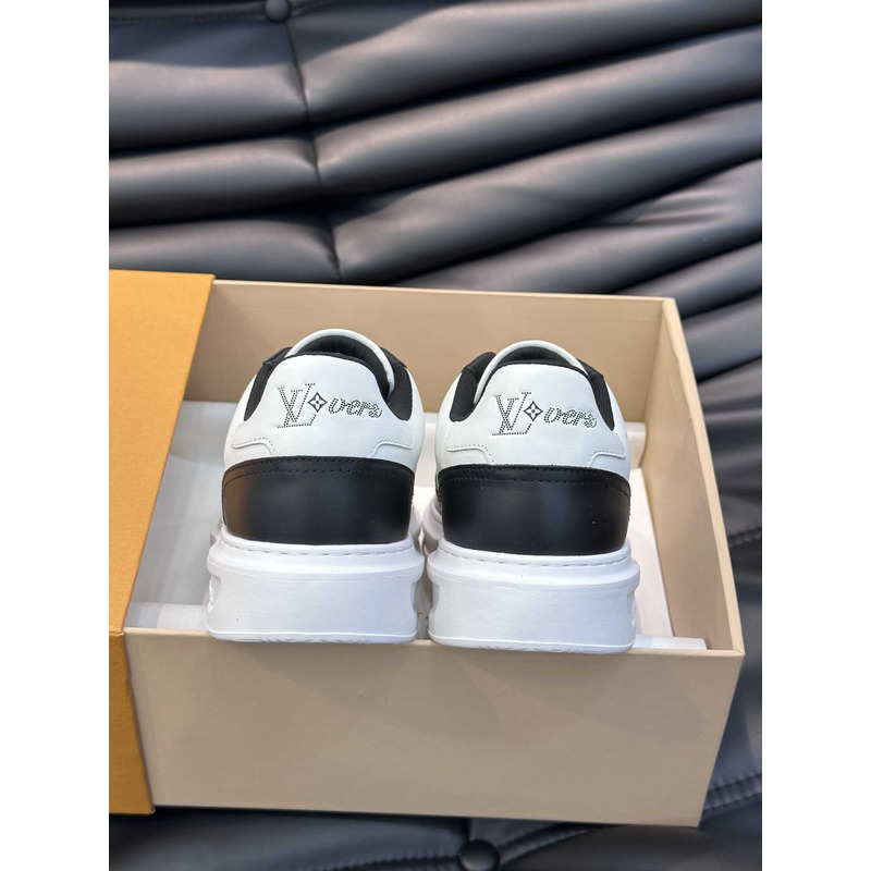 l**is V*t*n sneaker low black and white