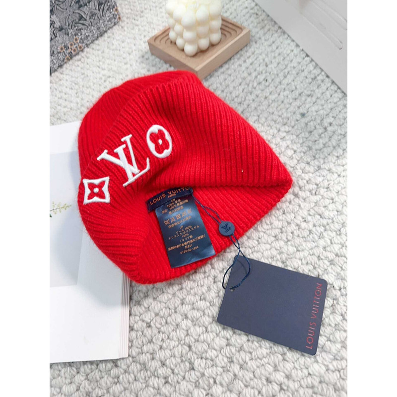 l**is V*t*n lv headline beanie red