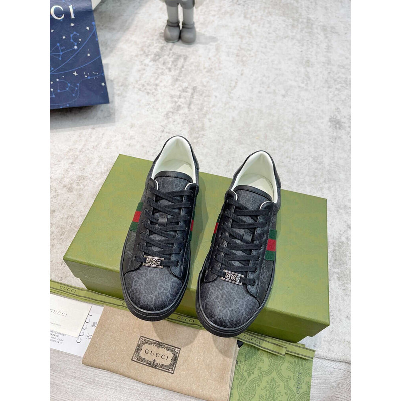 g*u*i ace sneaker with green and red web black and ebony gg S*p*e