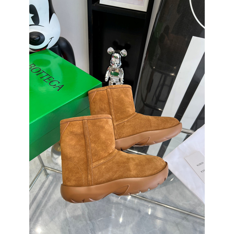 Bo*te*ga ve*ne*ta snap shearling suede boots brown
