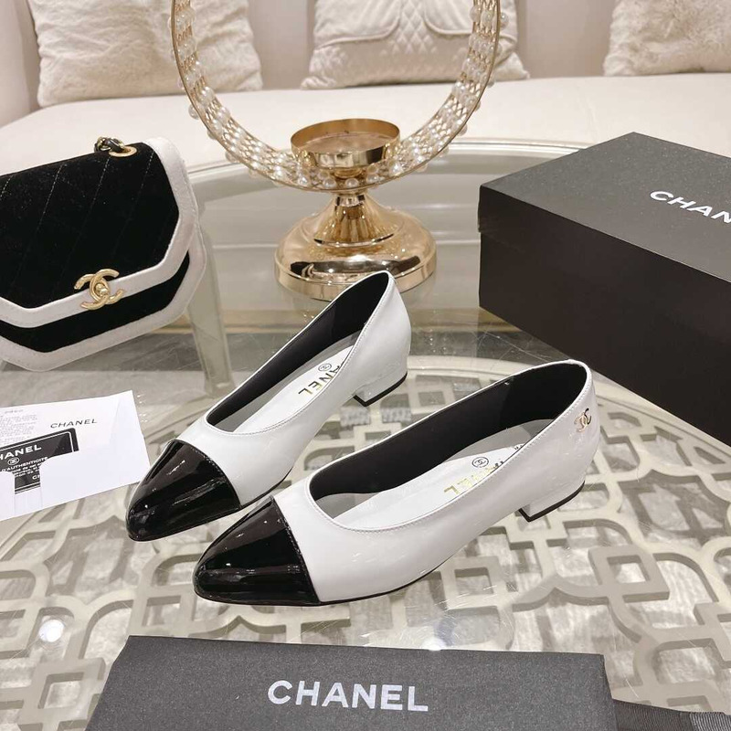 Ch*el flats white and black