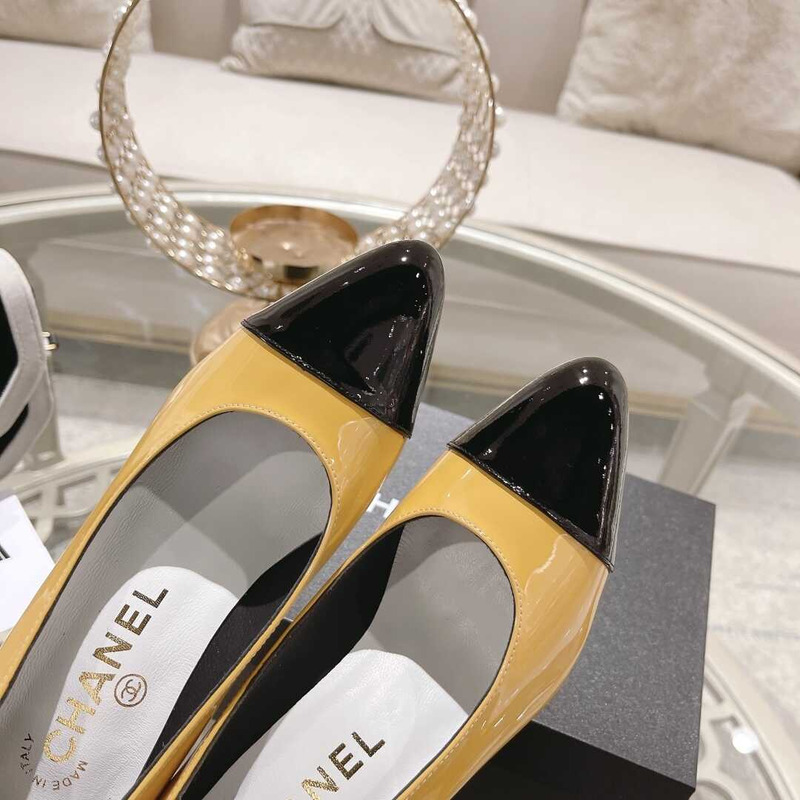 Ch*el pumps yellow and black