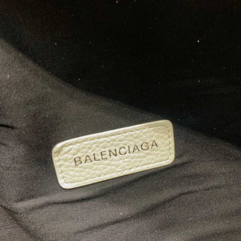 Ba*len*cia*ga everyday beltpack in white