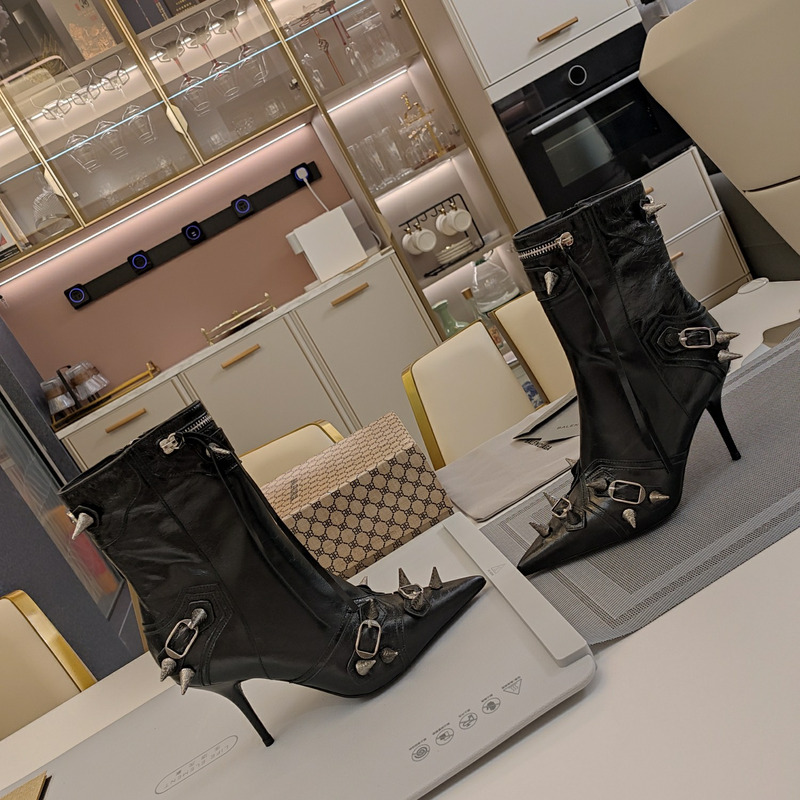 Ba*len*cia*ga cagole ankle boots black