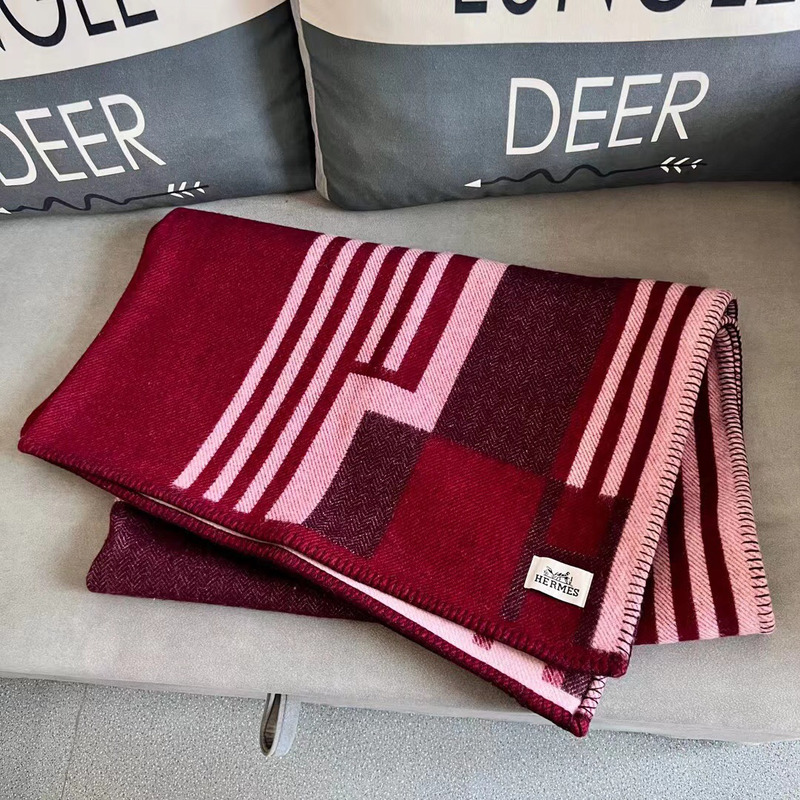 H**mes ithaque blanket in bordeaux wool and cashmere red