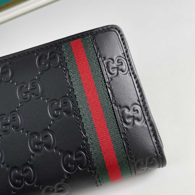 g*u*i gg S*p*e canvas black