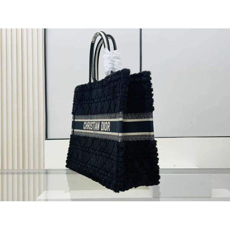 D*or small D*or book tote latte cannage shearling black