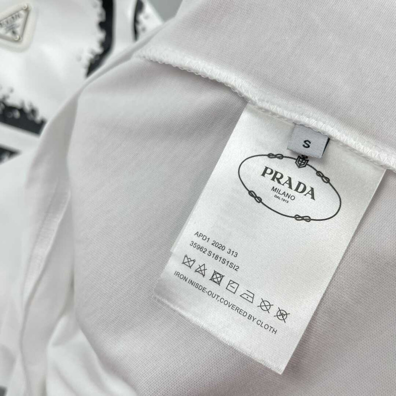 Pra*a triangle t-shirt white