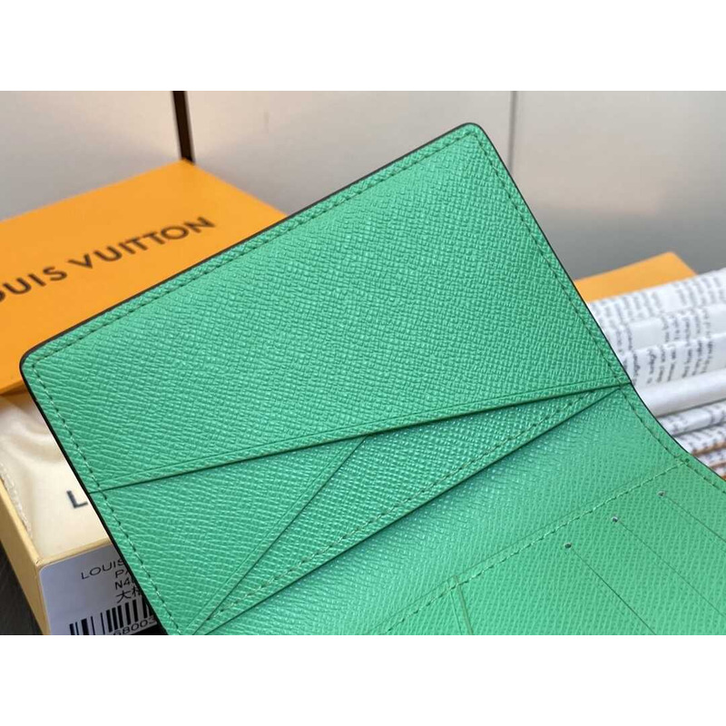 l**is V*t*n pocket organizer damier green