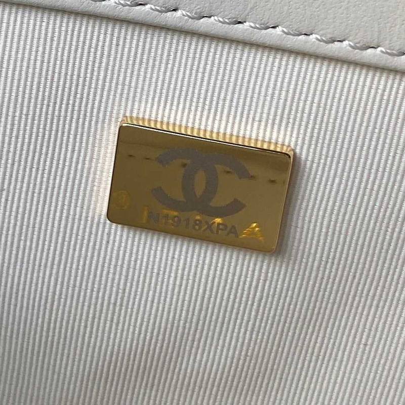 Ch*el baguette bag lambskin white