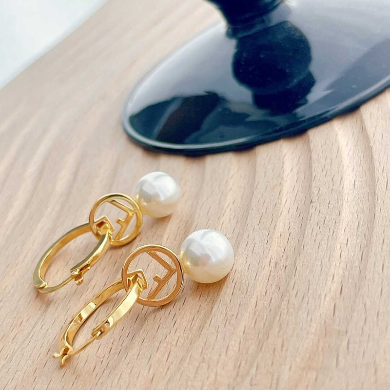 F**di f pearl earrings gold