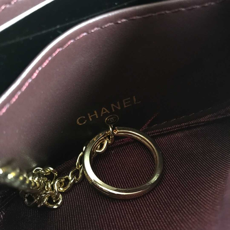 Ch*el caviar card holder black