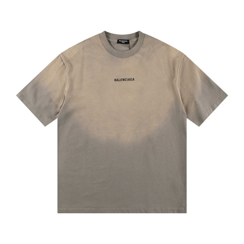 Ba*len*cia*ga back t-shirt medium fit in army green