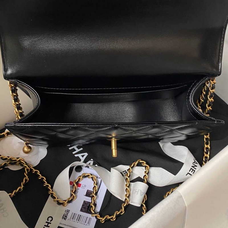 Ch*el classic flap bag in black