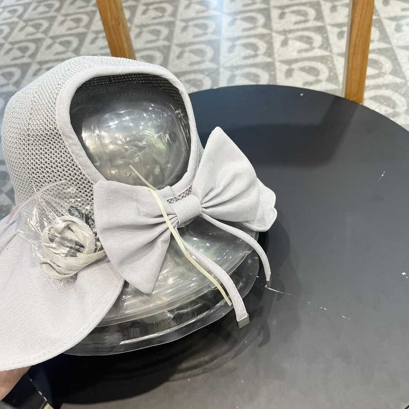 D*or logo bucket hat in white