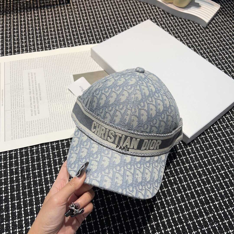 D*or oblique print cap