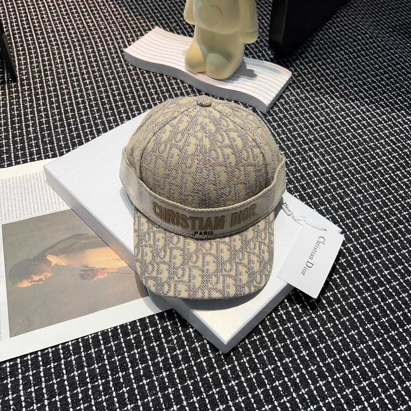 D*or oblique print cap