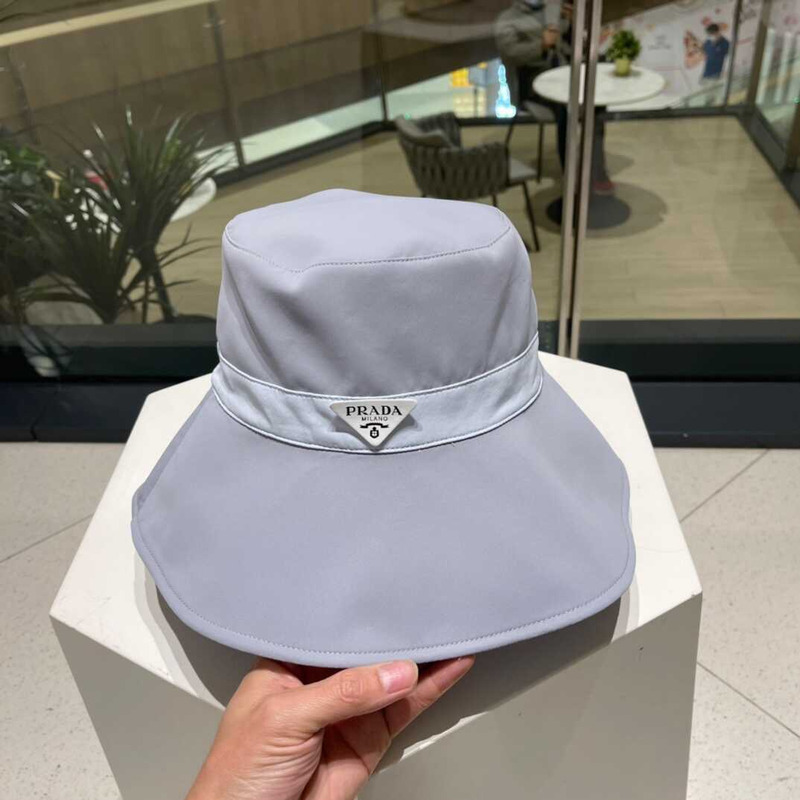 Pra*a bucket hat purple