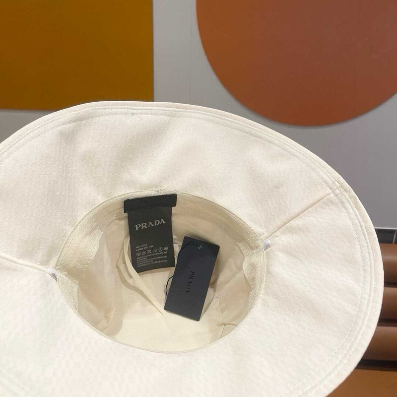 Pra*a bucket hat white