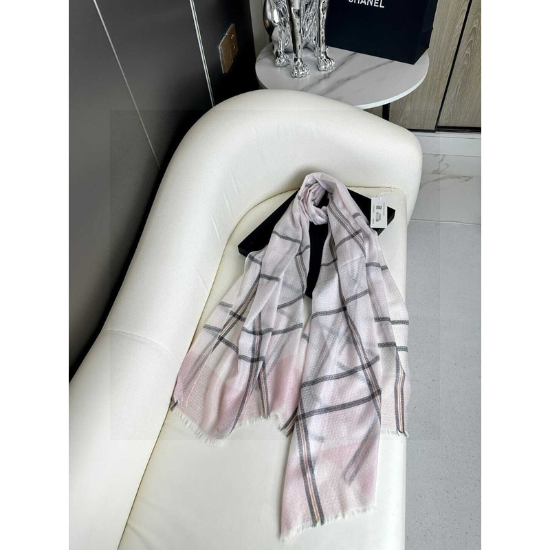 Ch*el cashmere scarf pink
