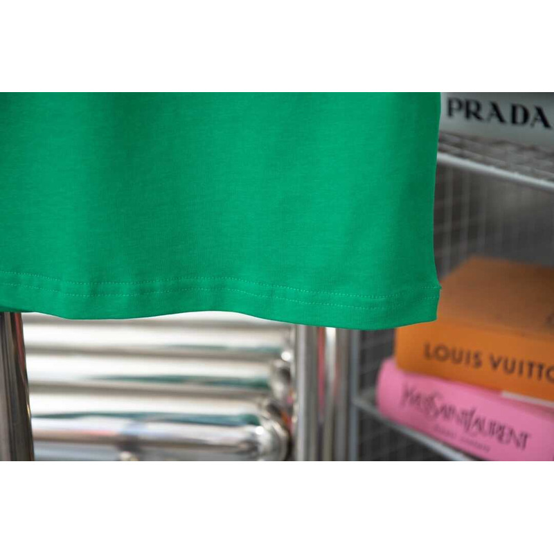 l**is V*t*n logo t shirt green