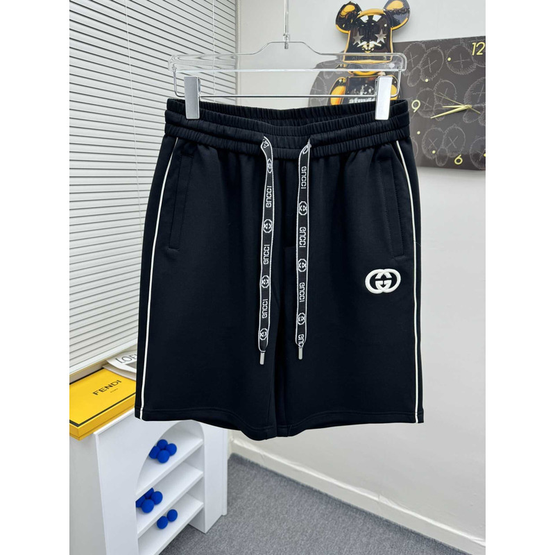 G*u*i logo-print shorts in black