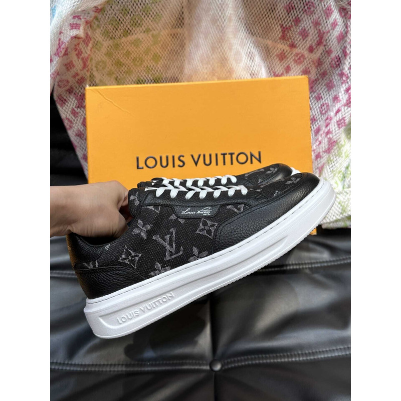 l**is V*t*n beverly hills sneaker