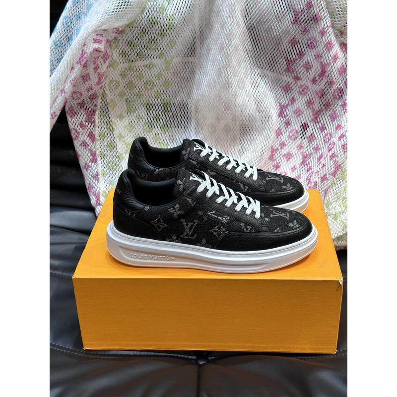 l**is V*t*n beverly hills sneaker